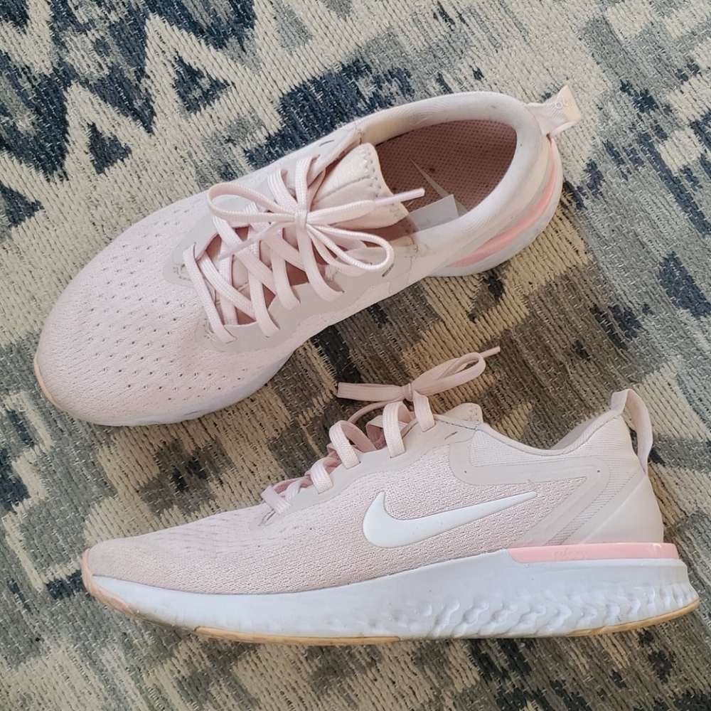 Nike odyssey react sneaker